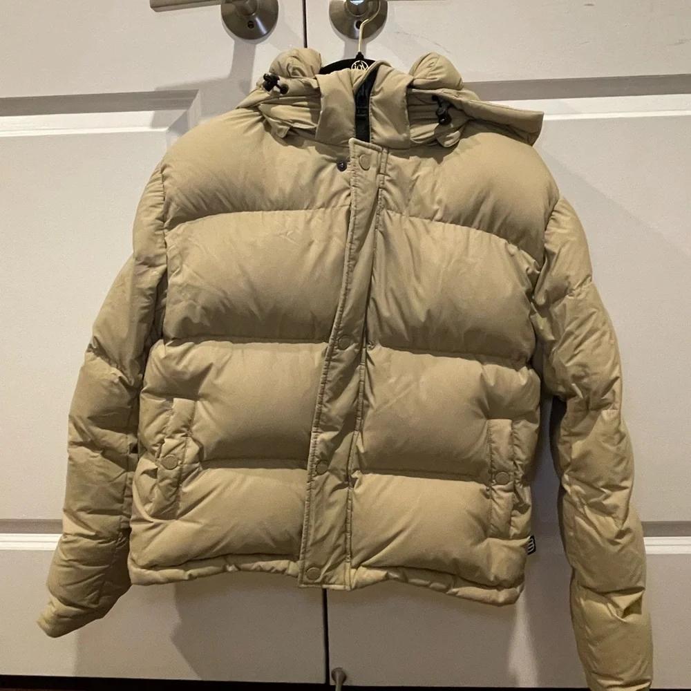 Aritzia The Super Puff Shorty Oxford Tan Sz XS NWOT - Picture 2 of 16